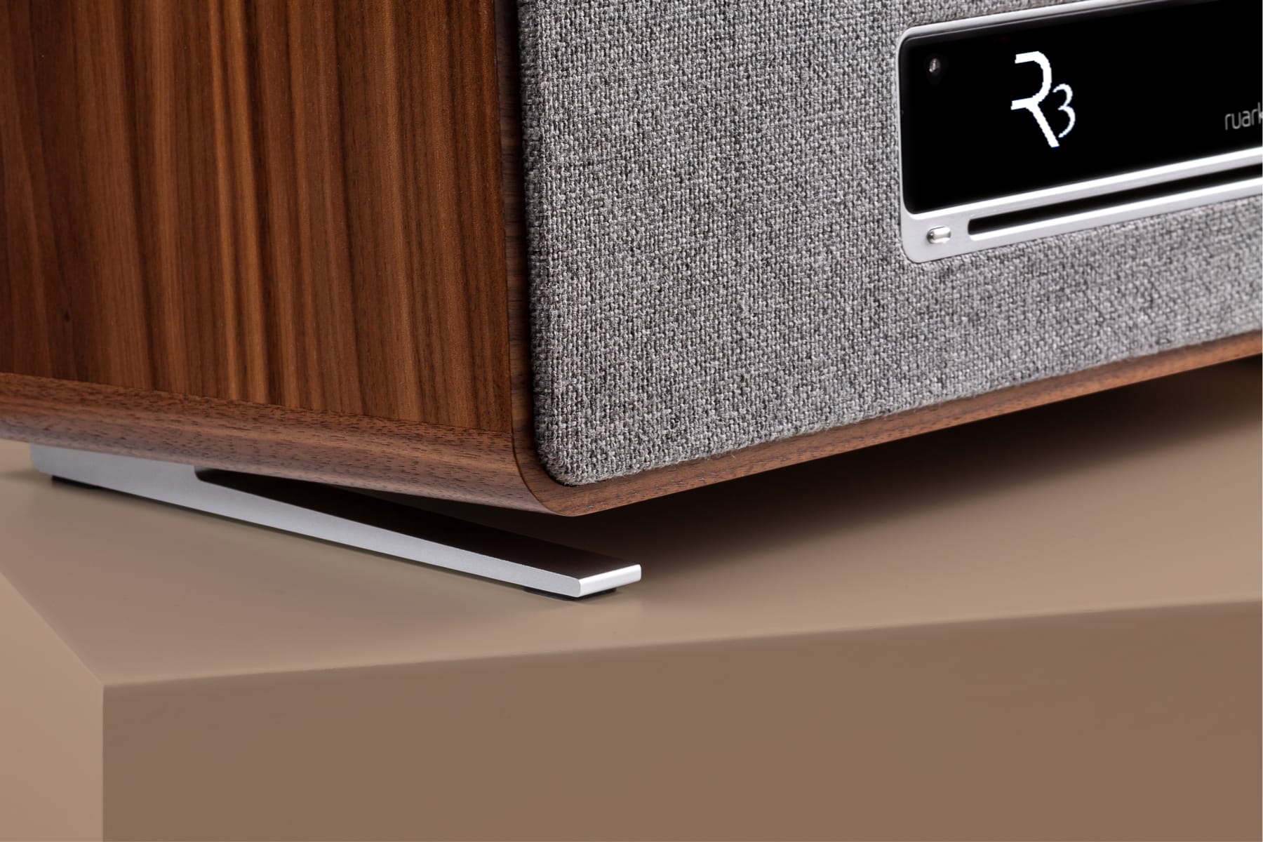 Ruark R3 Compact Music System â€“ Rich Walnut thumbnail image
